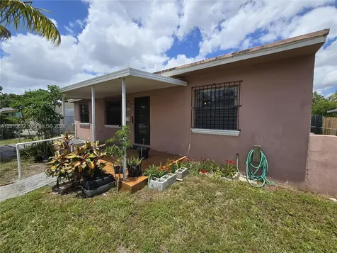 1051 E 18th Street Hialeah FL 33013
