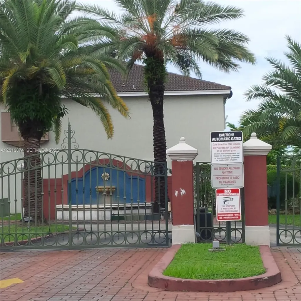 8346 NW 10th Street Miami FL 33126