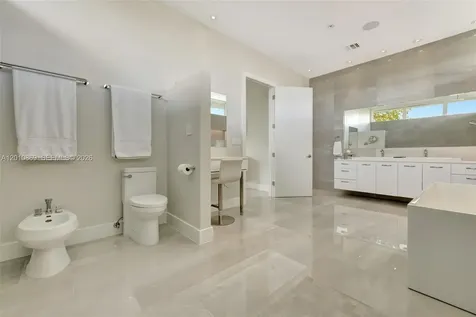 907 Diplomat Parkway Hallandale Beach FL 33009