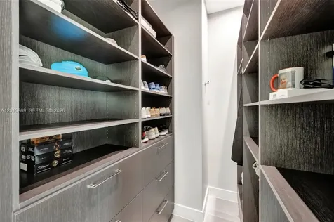 907 Diplomat Parkway Hallandale Beach FL 33009