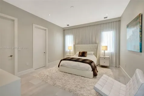 907 Diplomat Parkway Hallandale Beach FL 33009