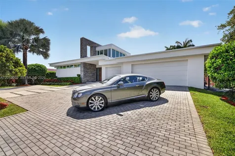 907 Diplomat Parkway Hallandale Beach FL 33009