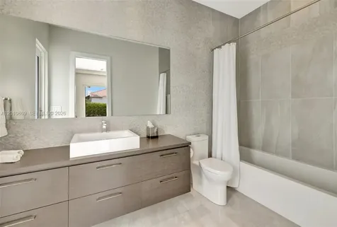 907 Diplomat Parkway Hallandale Beach FL 33009