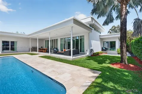 907 Diplomat Parkway Hallandale Beach FL 33009