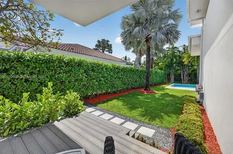 907 Diplomat Parkway Hallandale Beach FL 33009