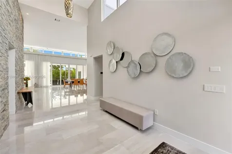 907 Diplomat Parkway Hallandale Beach FL 33009