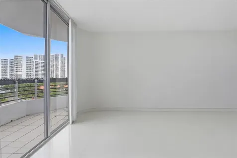 19195 NE 36th Court Aventura FL 33180
