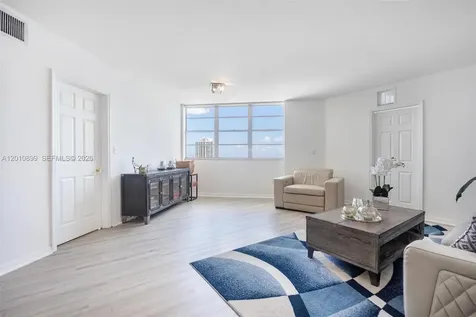 825 Brickell Bay Drive Miami FL 33131