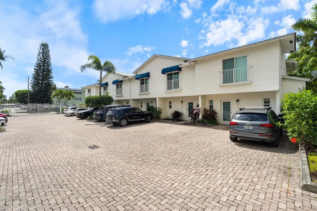 835 NE 19th Avenue Fort Lauderdale FL 33304