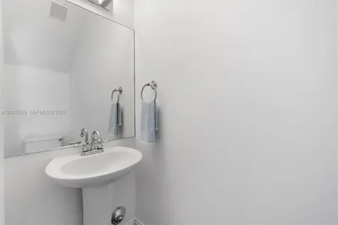 835 NE 19th Avenue Fort Lauderdale FL 33304