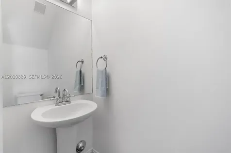 835 NE 19th Avenue Fort Lauderdale FL 33304