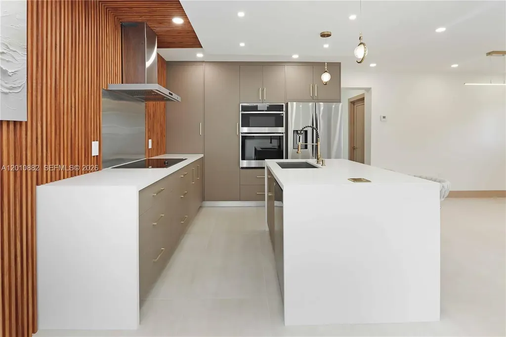 1620 Mckinley Street Hollywood FL 33020