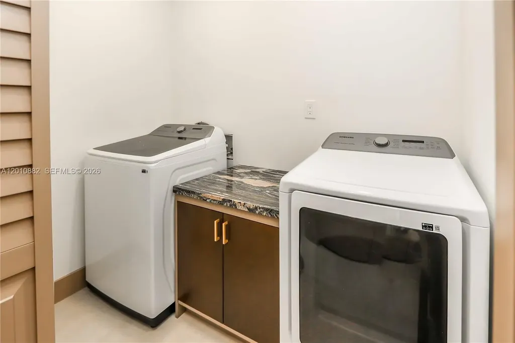 1620 Mckinley Street Hollywood FL 33020