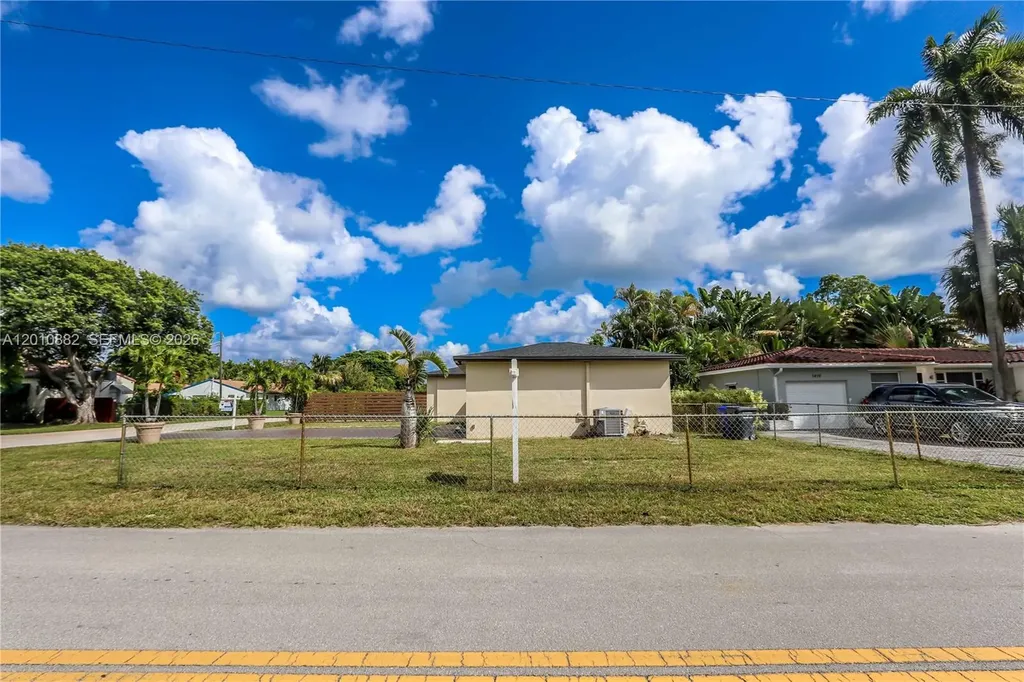 1620 Mckinley Street Hollywood FL 33020