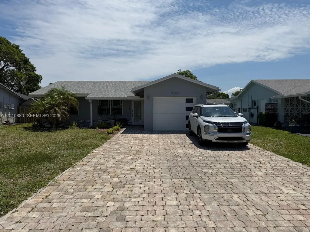 8202 NW 91st Terrace Tamarac FL 33321