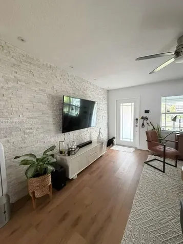 8202 NW 91st Terrace Tamarac FL 33321