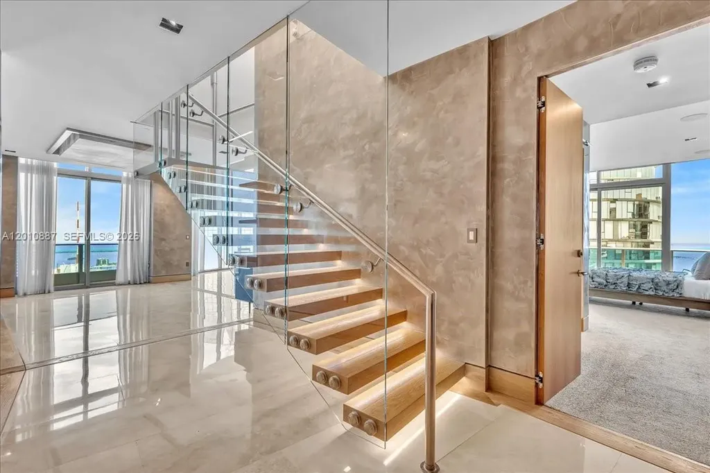 200 Biscayne Boulevard Way Miami FL 33131