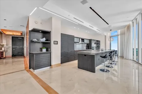 200 Biscayne Boulevard Way Miami FL 33131