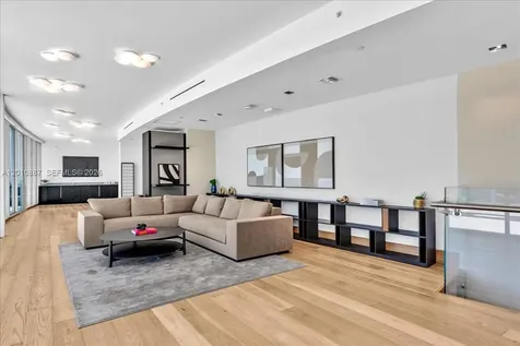 200 Biscayne Boulevard Way Miami FL 33131