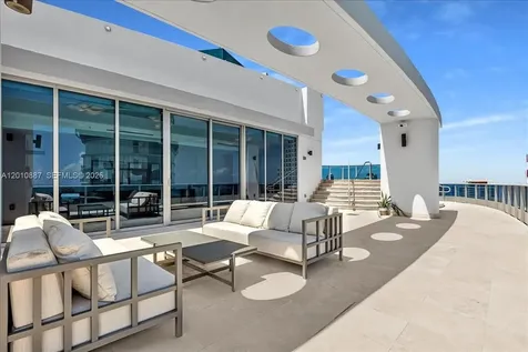 200 Biscayne Boulevard Way Miami FL 33131
