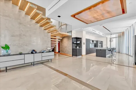 200 Biscayne Boulevard Way Miami FL 33131