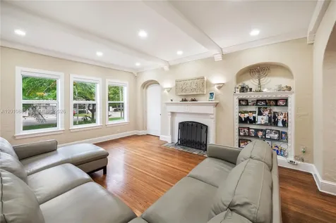 4501 Prairie Avenue Miami Beach FL 33140