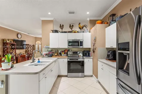3090 SE 7th Place Homestead FL 33033