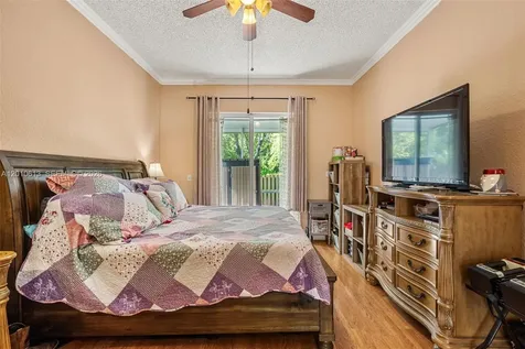 3090 SE 7th Place Homestead FL 33033