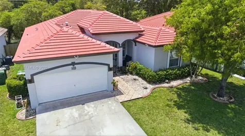 3090 SE 7th Place Homestead FL 33033