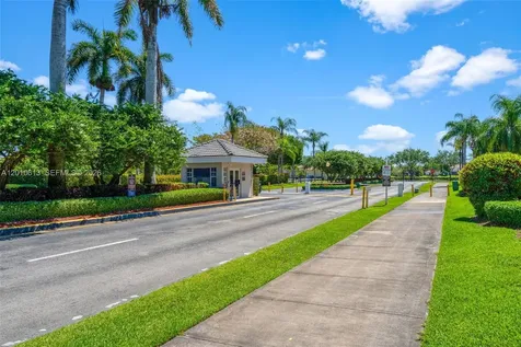 3090 SE 7th Place Homestead FL 33033