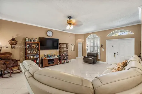 3090 SE 7th Place Homestead FL 33033