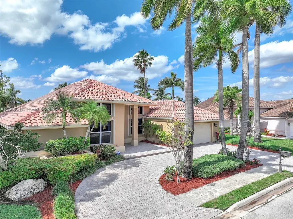 620 W Laurel Lane W Pembroke Pines FL 33027