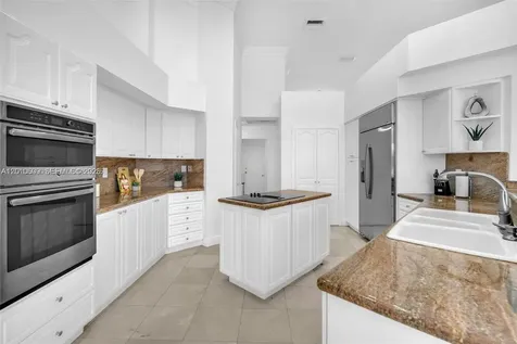 620 W Laurel Lane W Pembroke Pines FL 33027