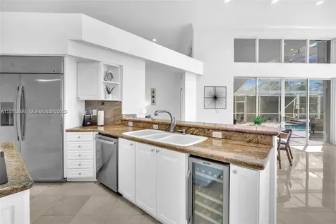 620 W Laurel Lane W Pembroke Pines FL 33027