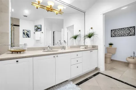 620 W Laurel Lane W Pembroke Pines FL 33027