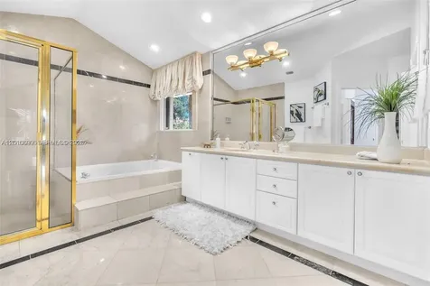 620 W Laurel Lane W Pembroke Pines FL 33027