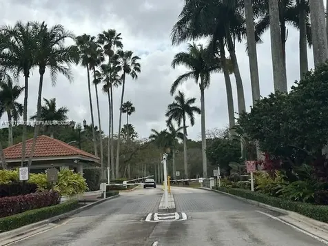 620 W Laurel Lane W Pembroke Pines FL 33027