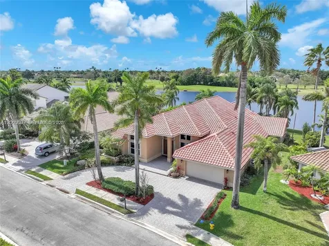 620 W Laurel Lane W Pembroke Pines FL 33027