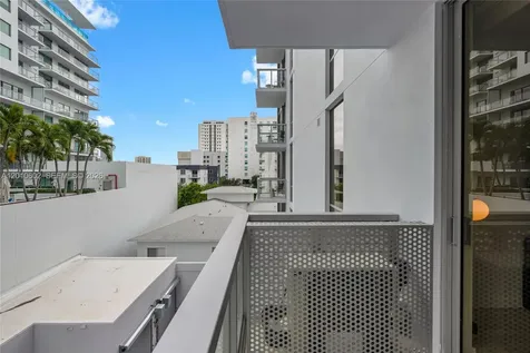 1611 SW 2nd Avenue Miami FL 33129