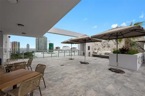 1611 SW 2nd Avenue Miami FL 33129