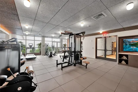 1611 SW 2nd Avenue Miami FL 33129