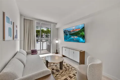 1611 SW 2nd Avenue Miami FL 33129
