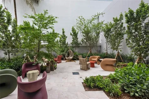 1611 SW 2nd Avenue Miami FL 33129