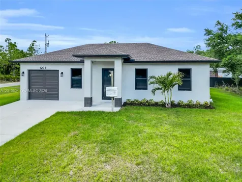 1201 E 7th Street Lehigh Acres FL 33972