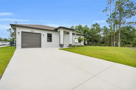 1201 E 7th Street Lehigh Acres FL 33972