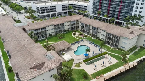 2600 Diana Drive Hallandale Beach FL 33009