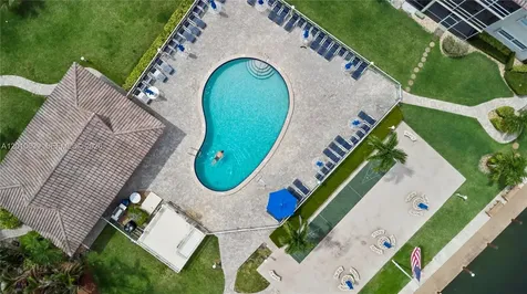 2600 Diana Drive Hallandale Beach FL 33009