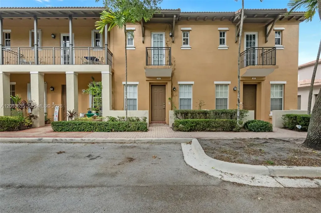 483 SW 147th Terrace Pembroke Pines FL 33027