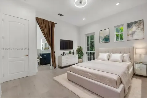 483 SW 147th Terrace Pembroke Pines FL 33027