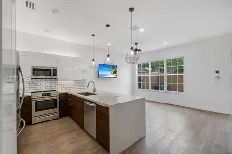 483 SW 147th Terrace Pembroke Pines FL 33027